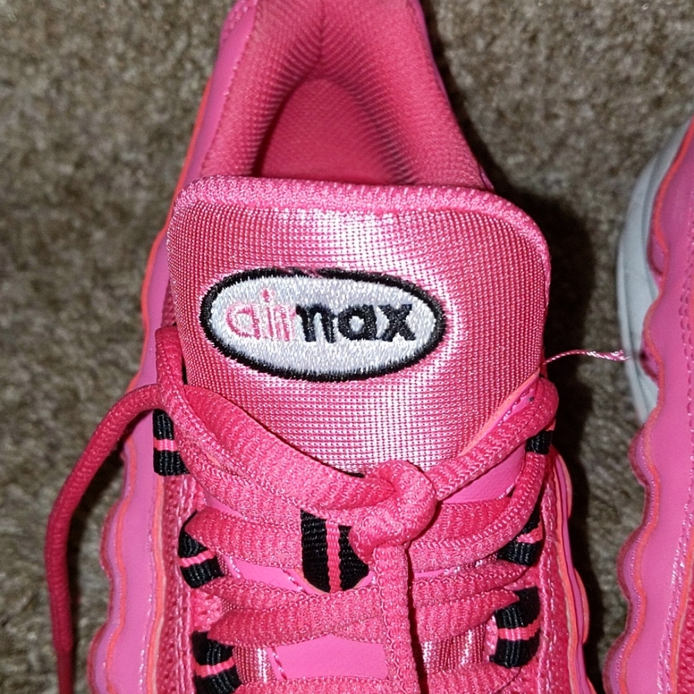 Shoes - Picture 6 of 6